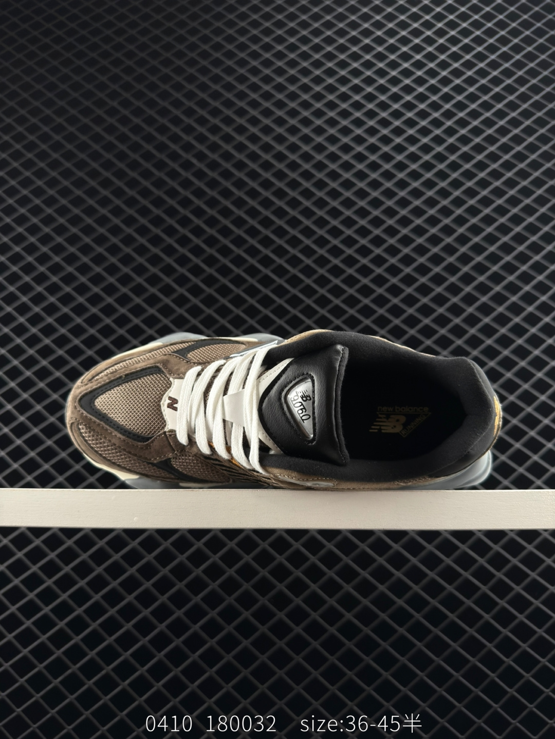 New Balance    NB9060